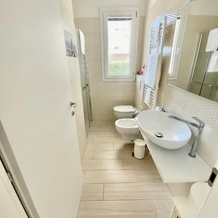 Al Mare Con Giardino, E Piscina * アルバ・アドリアティカ