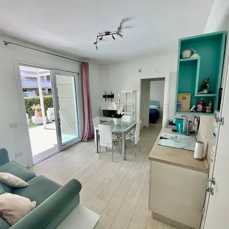 Al Mare Con Giardino, E Piscina Appartement