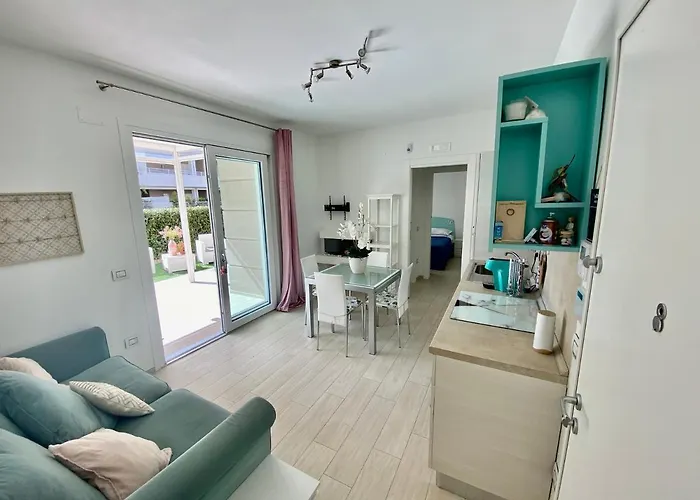 Al Mare Con Giardino, E Piscina Апартаменты