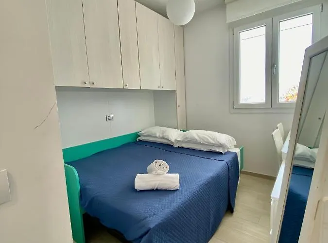 Al Mare Con Giardino, E Piscina Апартаменты *