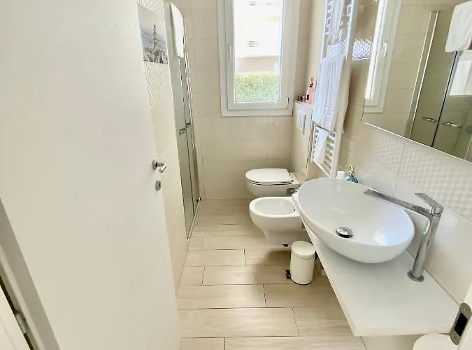 Al Mare Con Giardino, E Piscina * アルバ・アドリアティカ