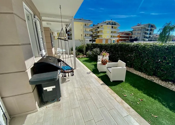 Al Mare Con Giardino, E Piscina Апартаменты Альба-Адриатика