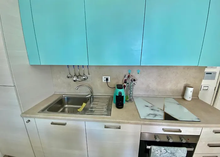 Al Mare Con Giardino, E Piscina